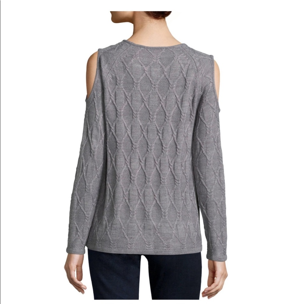 Cold shoulder sleeve